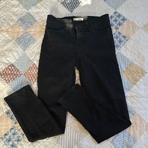 women’s black levi’s jeans